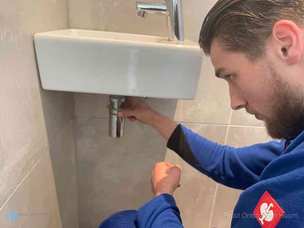 Wastafel Ontstoppen Hoorn